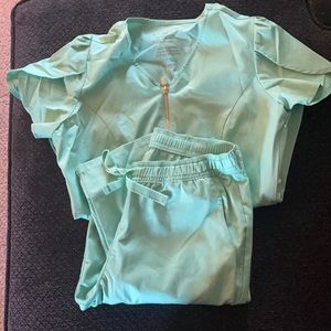 Jaanuu Scrub set in mint